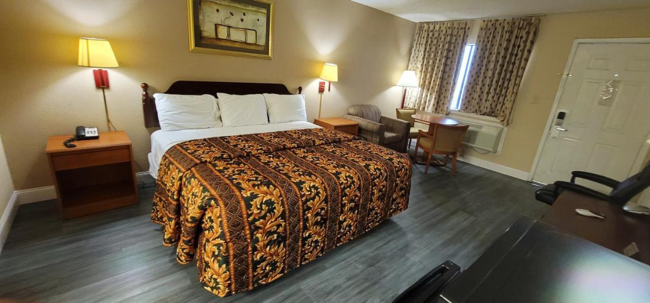 Regency Travel Inn Hayti Ngoại thất bức ảnh