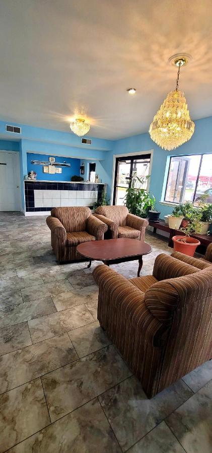 Regency Travel Inn Hayti Ngoại thất bức ảnh