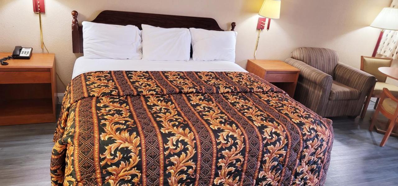 Regency Travel Inn Hayti Ngoại thất bức ảnh